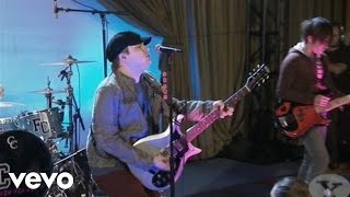 Fall Out Boy  Sugar Were Goin Down Live Sets On Yahoo Music [upl. by Brownley750]