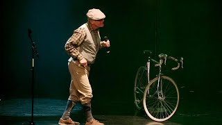 Dancsing Show  A bicyclette Bourvil [upl. by Tallula50]