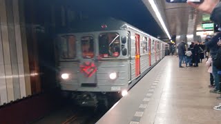 Mikulášské Ečs na metru A 🟩 [upl. by Tammara]