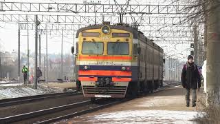 Электропоезд ЭР2T71177115 на ст Саласпилс  ER2T71177115 EMU at Salaspils station [upl. by Haag]