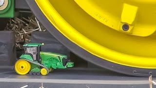 RC tractor John Deere 8370RT meets his Dad [upl. by Dominica]