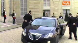 RENZI ARRIVA IN LANCIA ALLELISEO E SALUTA HOLLANDE IMMAGINI [upl. by Araem]