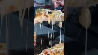 Viral kar do pizza fastfood pizzakaisebanatehain music chickenfajitapizza chickenpizza [upl. by Cyna]