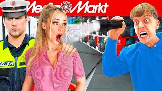 24 Stunden HEIMLICH im MEDIA MARKT 🤫 Polizei kommt [upl. by Hgielac]