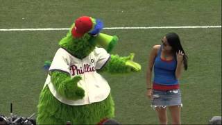 20110616 Phanatic dances with a fan [upl. by Papke]