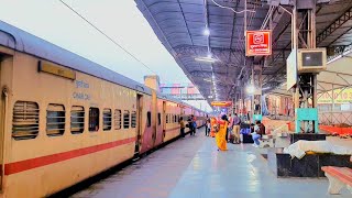 18234 Narmada Express New Train Announcement at Bhopal Jn [upl. by Alexio503]