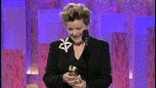 Golden Globes 1997 Brenda Blethyn Wins Best Actress Motion Picture Drama Secrets and Lies [upl. by Danielson]