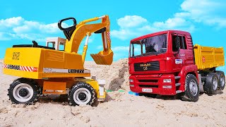 Véhicules dassistance Le camion tombe dans une fosse Jeux pour enfants avec voitures en jouets [upl. by Oca553]