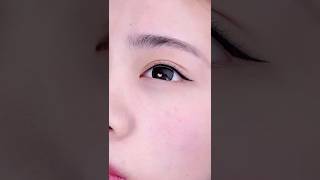 How to apply eyeliner perfectly shorts makeup eyeliner eyemakeup diy viral [upl. by Nepil599]