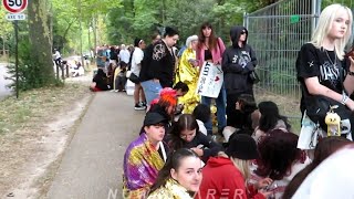 230721 STRAY KIDS  LOLLAPALOOZA  3000 Early fans queuing for SKZ since 0500 AM ⌚ in Paris 스트레이 키즈 [upl. by Ennaitsirk]