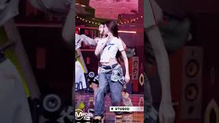 Itzy 있지 유나 Gold 팬캠 교차편집 Fancam Stage Mix Itzy 있지 イッチyuna 유나 [upl. by Ecilegna599]