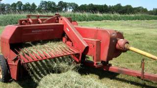 massey ferguson 20 baler balenpers [upl. by Nels]