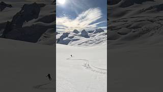 SHORT Traversée de la Vallée Blanche Aiguille du Midi Pointe Helbronner Chamonix ski de randonnée [upl. by Leidag]