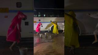 മഴത്തത് vocal ഇട്ട് ബസ് കഴുകൽ അപാരത 🤩🌧️london neeli london bus neeli cleaning [upl. by Jadda316]