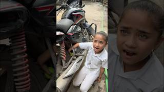 bacchi ka bike me hath fas gya😭🙏🏻 shorts emotiona youtubeshorts short [upl. by Eastman778]