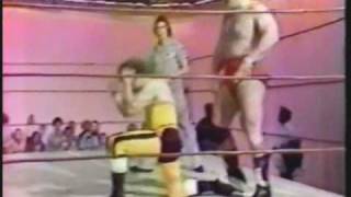 Ron Bass vs Pat Hutchenson 61679 Classic Memphis Wrestling Squash Match [upl. by Letitia]