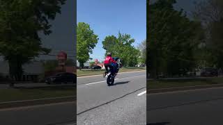 one hand gsxr 750 wheelie 🤘🏾 shorts wheelie bike viral 301boyz [upl. by Ittam]