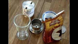 Zubereitung Vietnamesischer Kaffee  Ca Phe Sua Da [upl. by Hazelton]