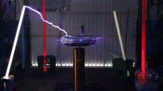 Tesla Funken Leuchtstoffröhren  Tesla Coil Flourescent lights [upl. by Ahgiel]