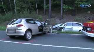 Ein Toter und ein schwer Verletzter bei Frontalcrash auf der B94 Vogtland 25052012 [upl. by Schuster]