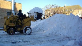 Hough H25 Payloader Moving Snow HA H25B IH International Harvester Loader [upl. by Annij446]