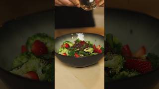 Brokkoli Salat 🥦🍓 rezepte vegan lecker [upl. by Najtsirk]