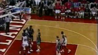 Sarunas Jasikevicius hits a big threepointer vs Duke [upl. by Gearhart56]