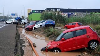 La alerta por DANA se eleva a roja en casi toda Valencia cortes de carretera y trenes y cierran los [upl. by Yrocaj]