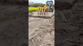 Good idea clean up the mud with reason  Forklift  Grabbershorts [upl. by Trebornhoj]