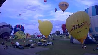 Timelapse décollage de montgolfières du 21072017 soir [upl. by Aicenek]