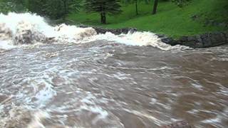 Duluth MN Flood 620122Lincoln ParkBoulders Slammed TogetherAVI [upl. by Drofdeb]