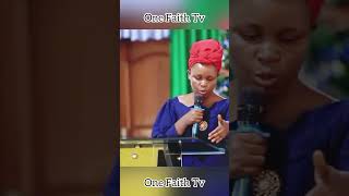 EV Josiane abarokore banywa inzoga bihishe gospelmusic worshipsongs gospelartist [upl. by Ellennahc]