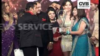 ACTOR JUHI PARMAR WINS BIGG BOSS SEASON 5 [upl. by Nirre]