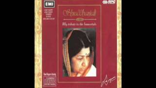 suhani raat dhal chuki  Lata pays tribute to Muhammad Rafi [upl. by Ennaegroeg]