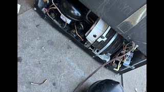 Instalación de compresor R135 en un refrigerador que dejo de enfriar [upl. by Innus]