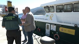 Al menos 9 migrantes muertos al volcar su barco cuando era rescatado en las islas Canarias  AFP [upl. by Eednak637]