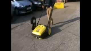 KARCHER KM 7020 MANUAL PUSH SWEEPER [upl. by Uchida]