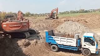 Efisiensi Maksimal‼️ Excavator Hitachi dan Dump Truck Muat Material Tanah dengan Mudah [upl. by Nereil813]