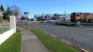 Tainui Street level crossing in Matamata [upl. by Aehtna]