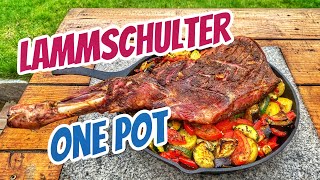 Lammschulter auf mediterranem Gemüse zum Osterfest  Grillcoach Gerrit [upl. by Dachia]