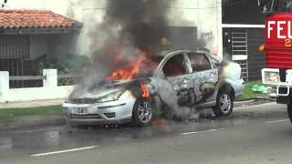 incendio de ford focus en don torcuato [upl. by Hennahane]