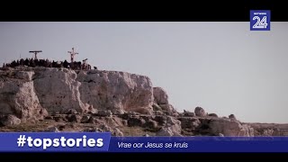 topstories met Elma Smit Vrae oor Jesus se kruis  Sandra Bullock se hulpoproep [upl. by Temhem]