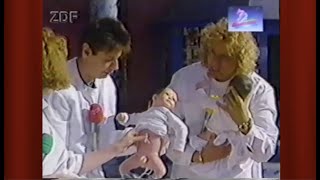 Lustig IFA Berlin 1989  Baby wickeln mit Gottschalk amp Jauch [upl. by Eyssej]