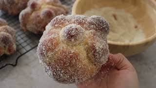 Todas las panaderías locales de Morelia ya tienen a la venta pan de muerto [upl. by Lynna806]