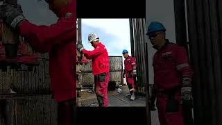 Workover Drilling Tripping Pipe rig work drilling oil tripping over [upl. by Ina202]