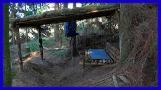 Bushcraft Camp Roof Hut  Outdoor Survival Shelter Lagerbau [upl. by Ashleigh]