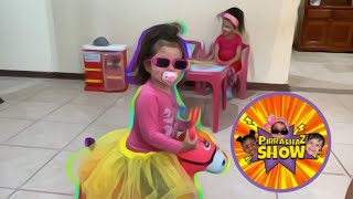 ABRINDO BRINQUEDOS COM CLARA E RAFAELA [upl. by Tenay]