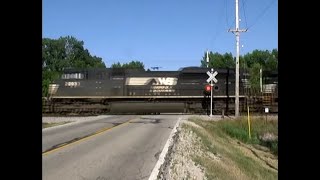 New Triple Crown Trains Trains Passing At Abandoned Railway Crossing Still Working Illinois Trains [upl. by Eirojam]