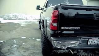 Spotlight  2006 Chevy Silverado with Moto Metal 970 [upl. by Laamak963]