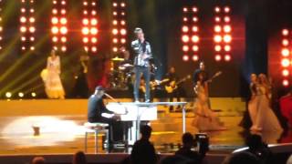 Brendon Urie Aerosmith cover quotDream onquot live Miss Universe [upl. by Neehsar]